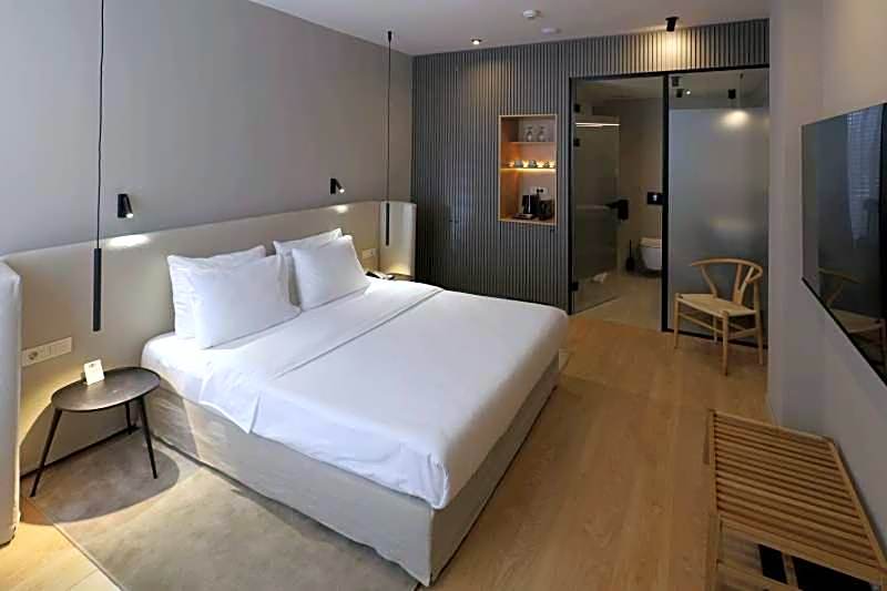 Adresa Suites