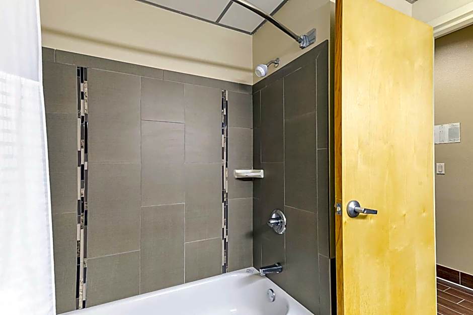 Quality Suites Lubbock Southwest