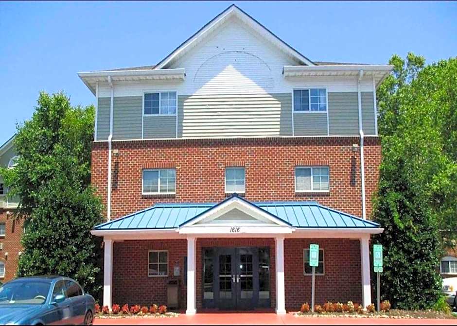 Studio 6-Hampton, VA - Langley AFB Area
