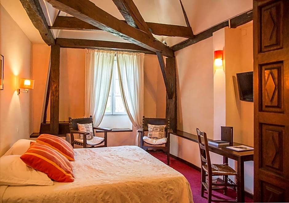 Logis Hotel Restaurant Chateau Bellevue