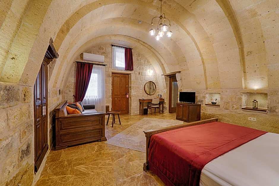 Solem Cave Suites