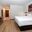 La Quinta Inn & Suites by Wyndham Galt