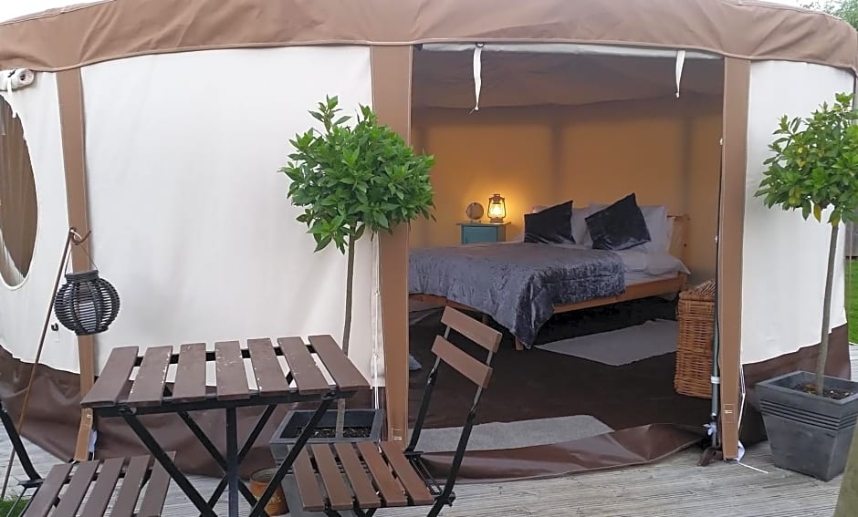 The Little Hide - Grown Up Glamping