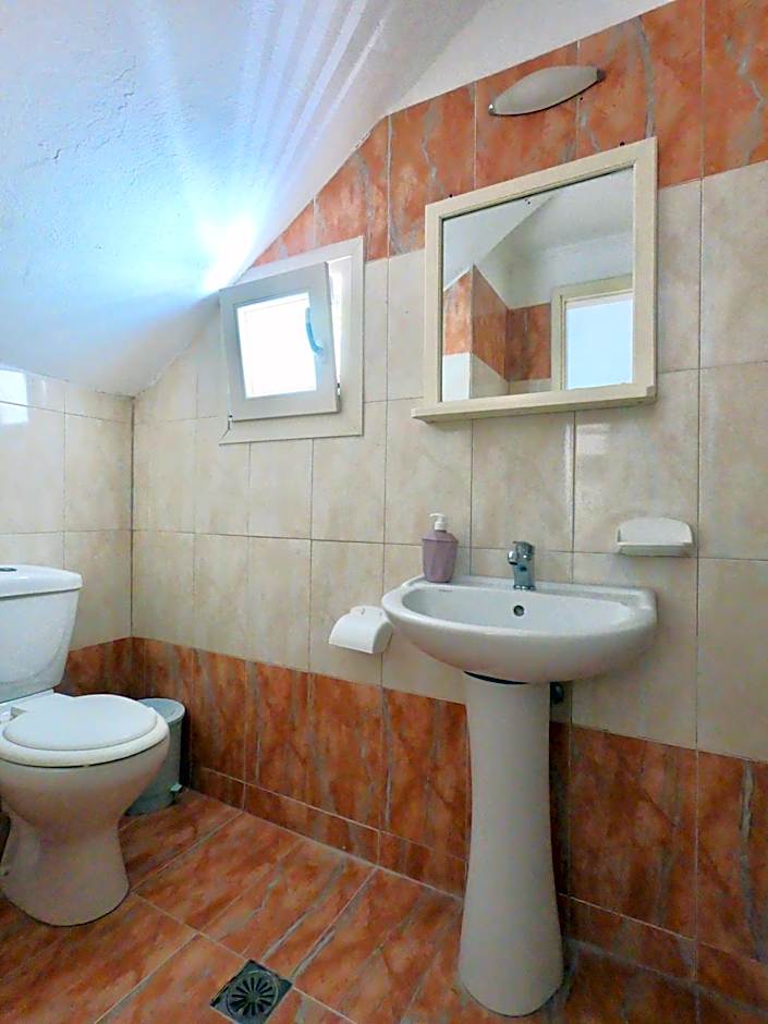 Anny Studios & Rooms Perissa Beach