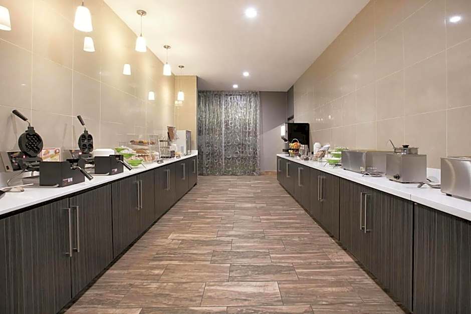 La Quinta Inn & Suites by Wyndham Amarillo Airport