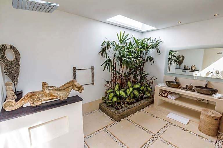 Beautiful Villa Juna 3 Bedroom in Seminyak