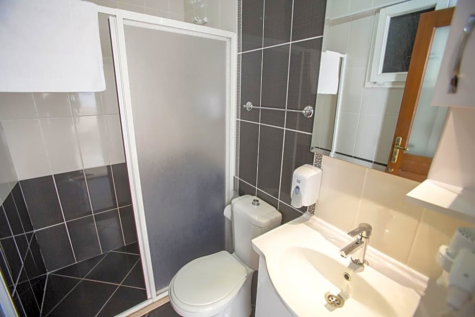 Gokcen Hotel & Apartments