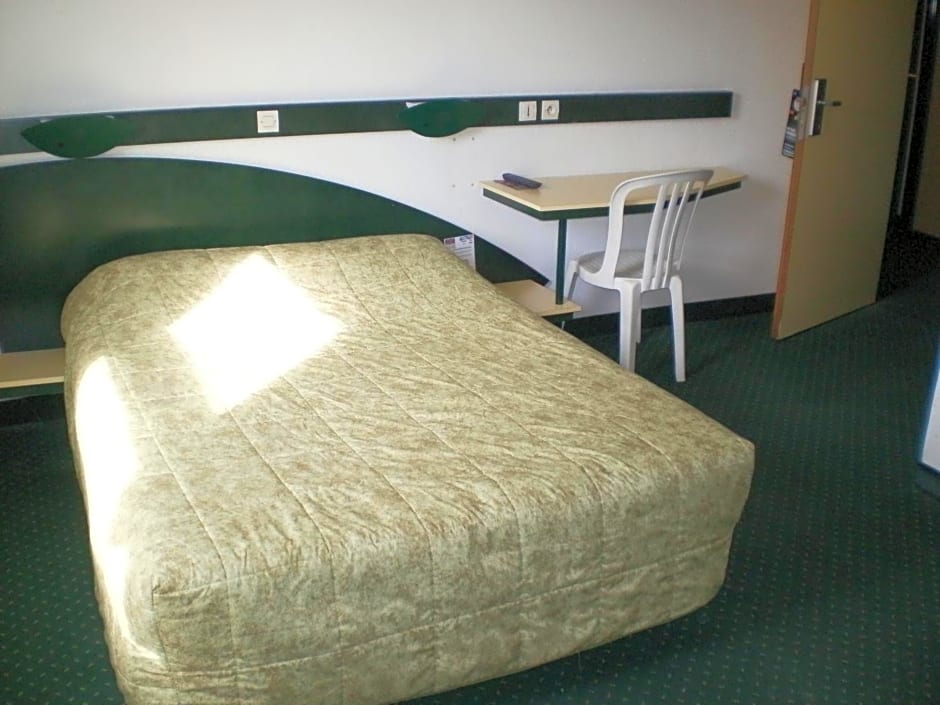 Good Night Hotel