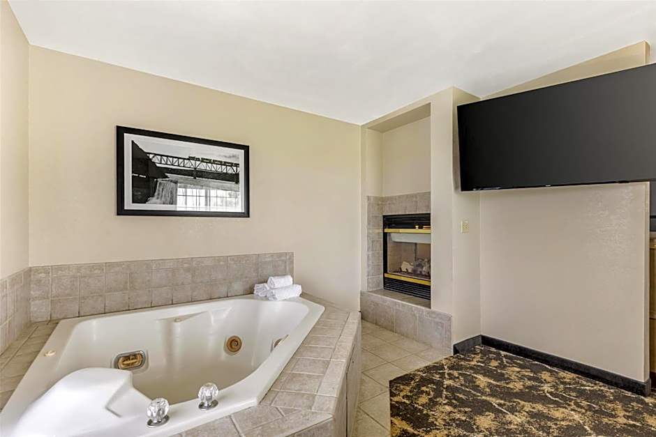 Best Western Plus Riverfront Hotel and Suites