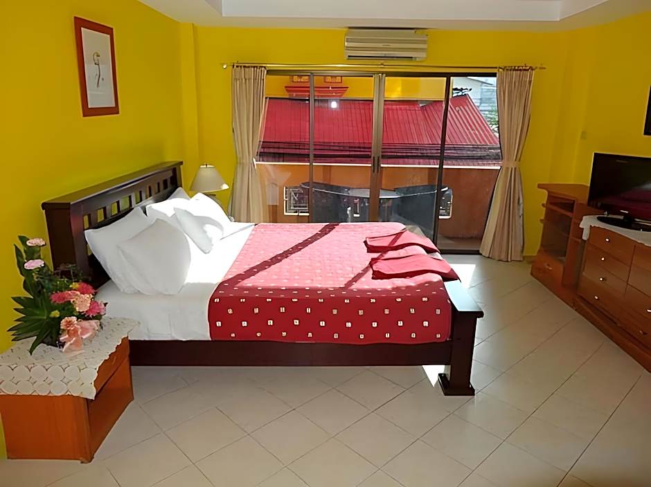 Robin’s Nest Guesthouse & Restaurant