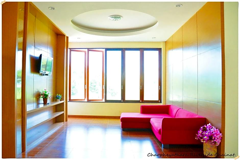 Chaophayathara Riverside Hotel