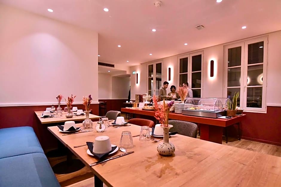 Agate Hotel