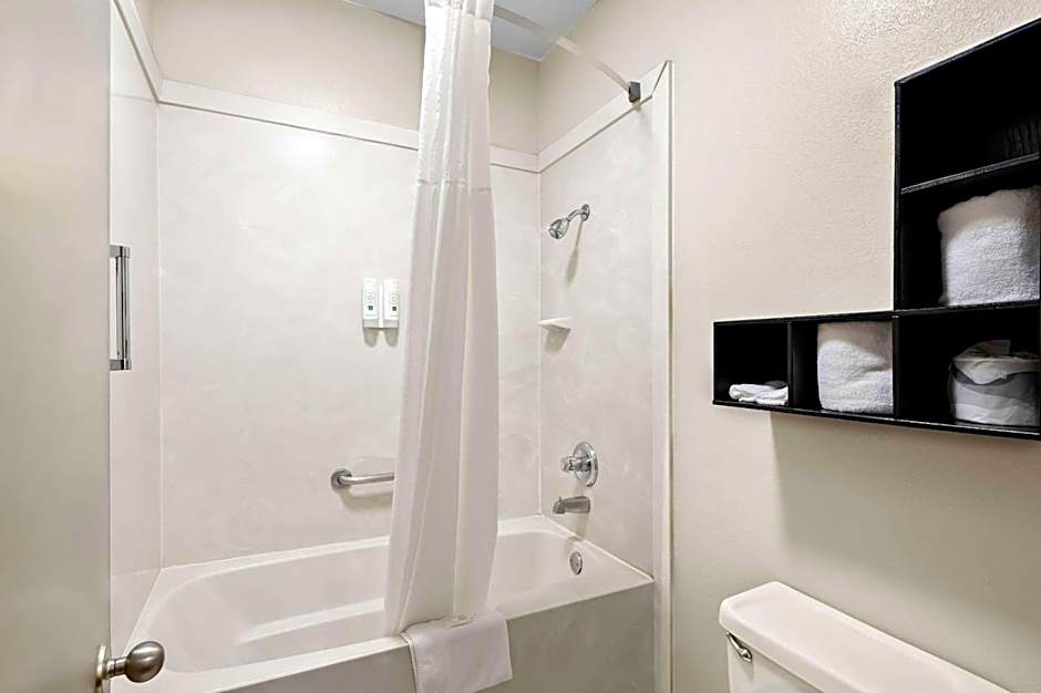 Quality Inn & Suites Monticello