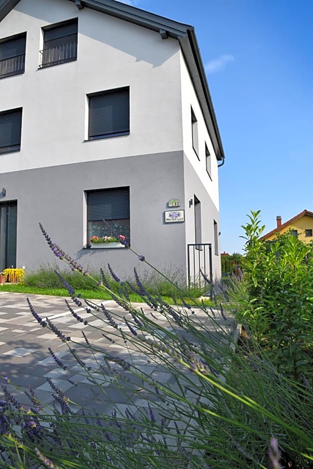 Water Lily Boutique B&B and Bungalow