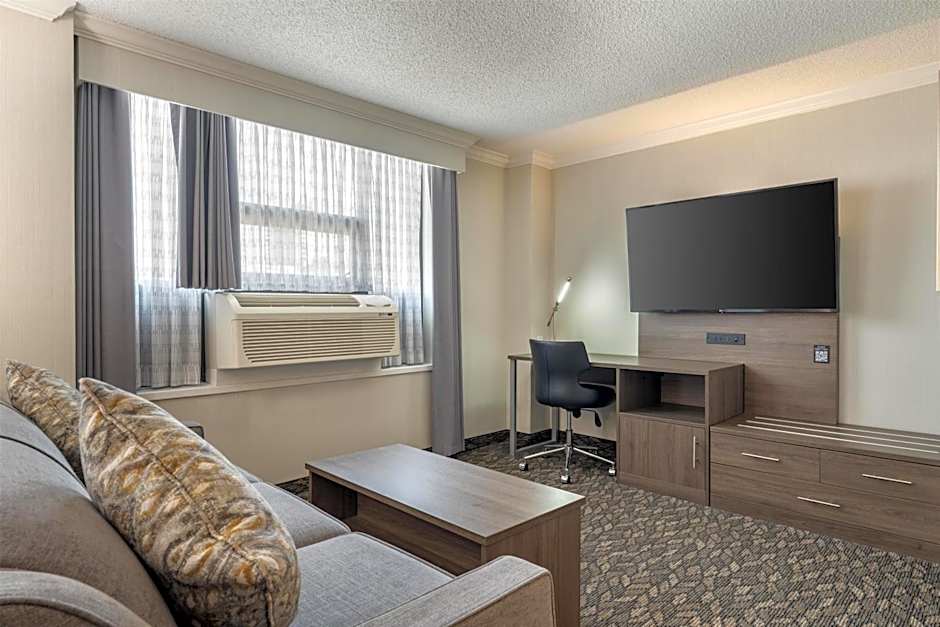 Best Western Plus Carlton Plaza Hotel