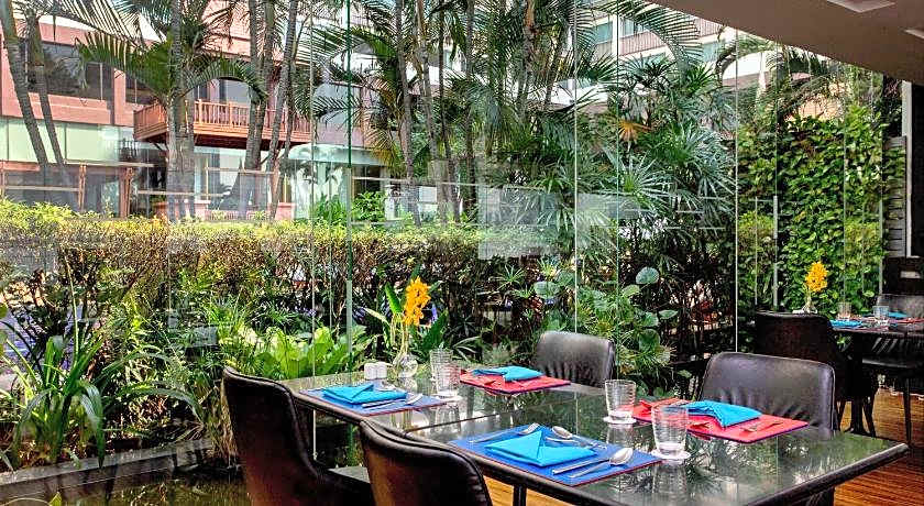 Ramada Plaza by Wyndham Bangkok Menam Riverside