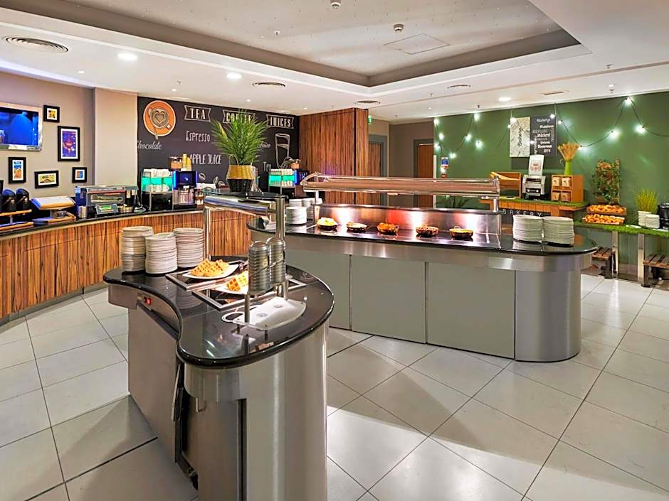Novotel London West