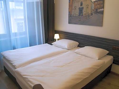 Pergamin Apartments