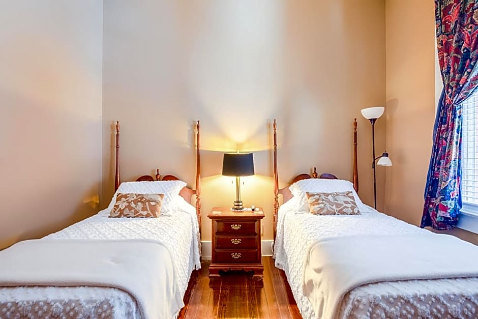 The Belmont Inn by OYO