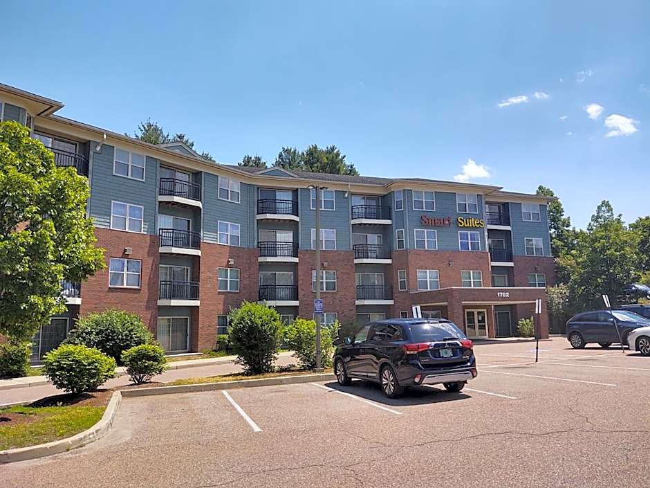 Smart Suites On The Hill – South Burlington, VT