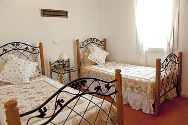 Elenis Village Suites