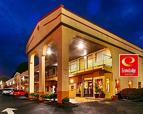 Econo Lodge Inn & Suites