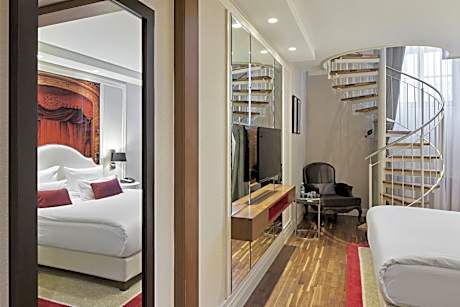 Family Room (2 Adults + 2 Children)