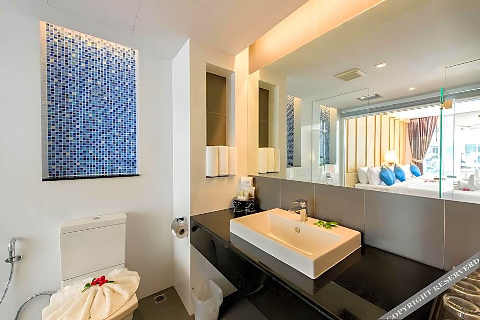 Phi Phi Harbour View Hotel (SHA Extra Plus)