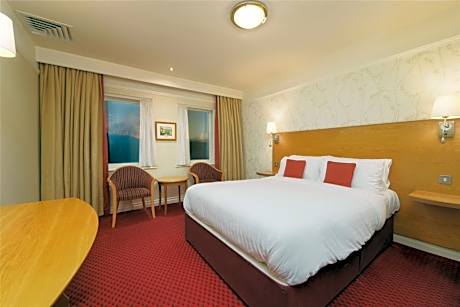 1 Double Bed Non-Smoking Standard Room Walk In Shower Emergency Pull Cord