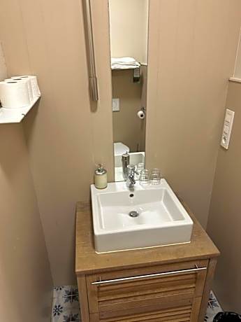 Comfort Queen Room with Terrace and Air-conditioning