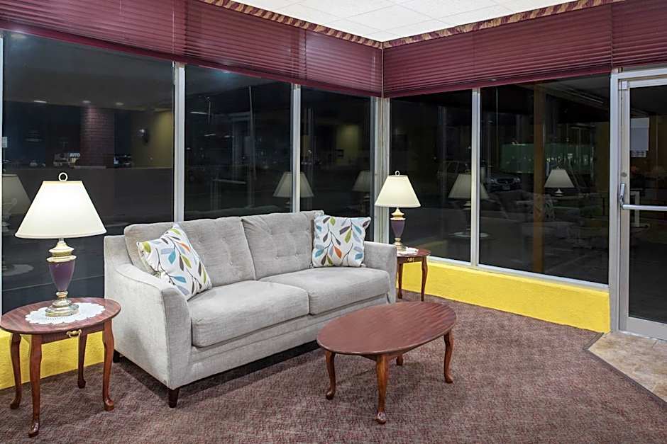 Days Inn by Wyndham Salem, Illinois