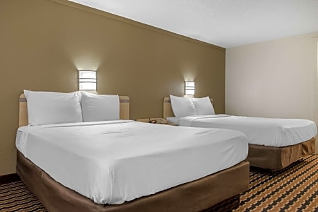 2 Double Beds Smoking