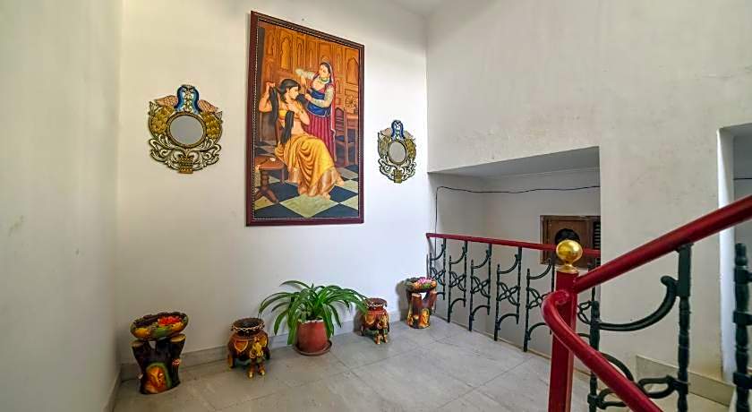 Hotel Devraj Niwas on Lake Pichola Udaipur