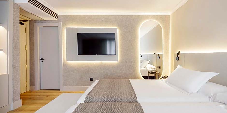 Photo 1 of 5 of Triple Room (2 Adults + 1 Child)