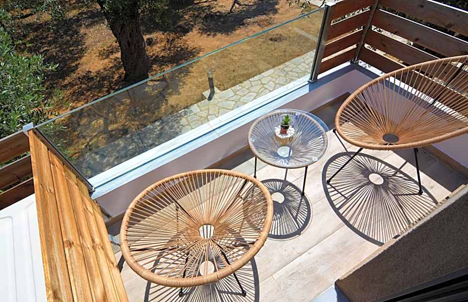 The Thassian Yard Houses