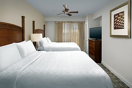 2 Queen Beds 1 Bedroom Suite