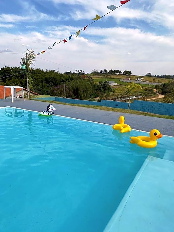 Foto 1 dari 20 — Espaço Mattigor, Chácara mil m2, piscina grande com prainha e vista deslumbrante