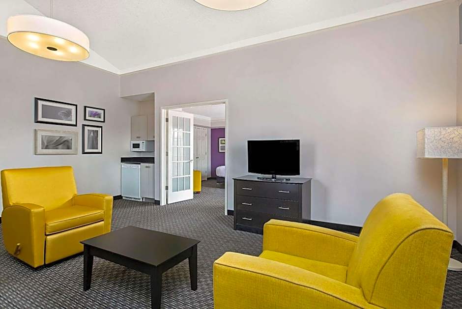 La Quinta Inn & Suites by Wyndham Fresno Yosemite