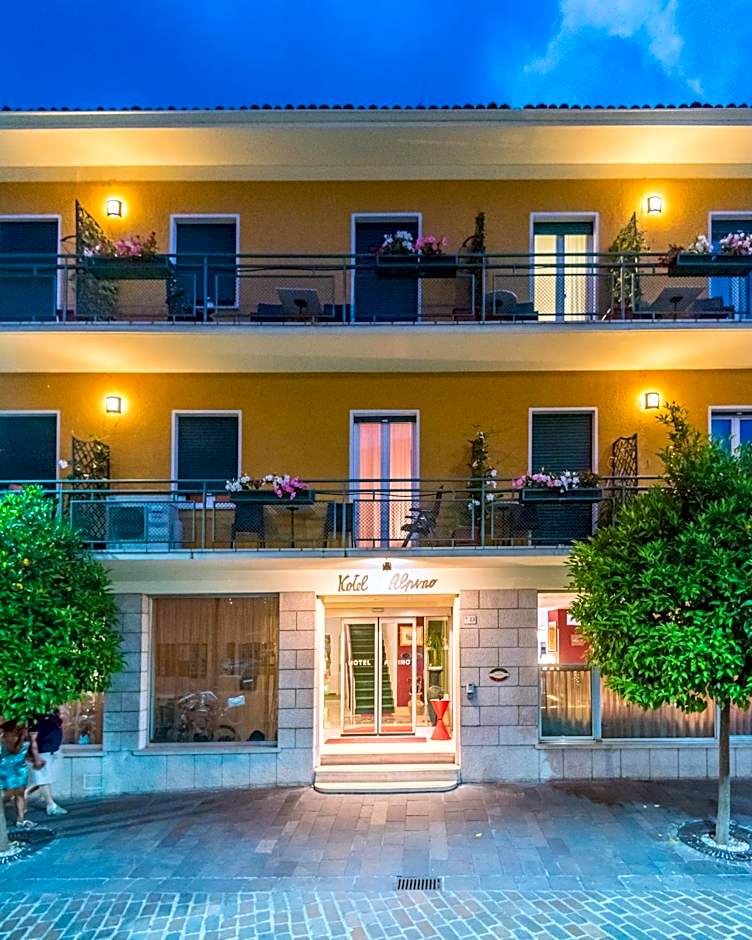 Hotel Alpino