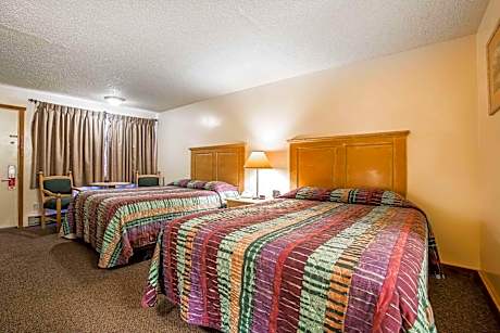 Queen Room with Two Queen Beds - Non-Smoking