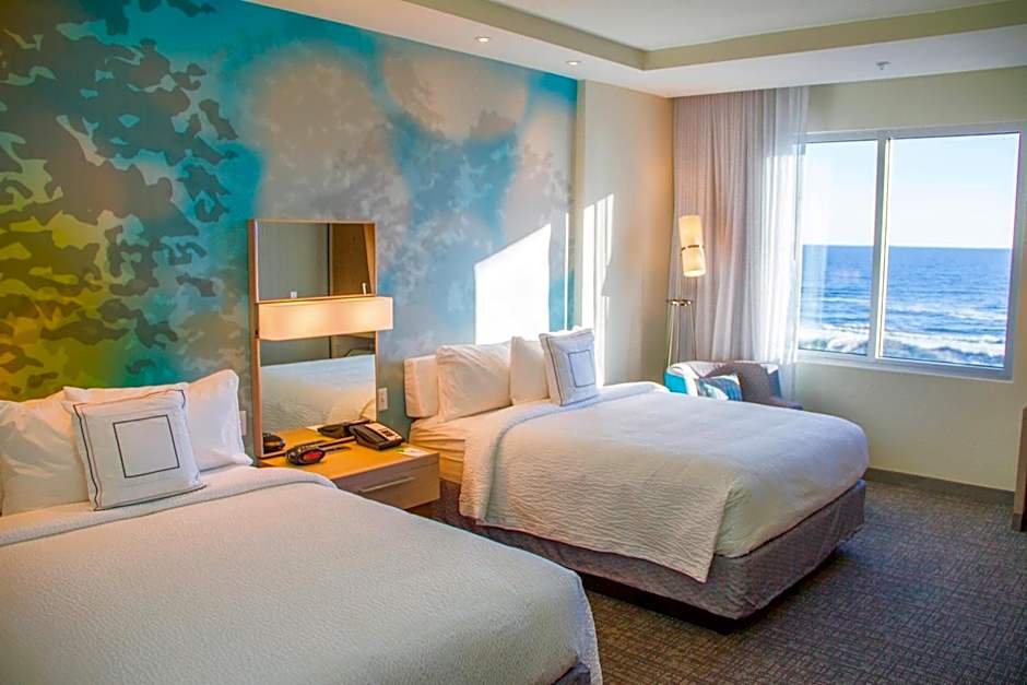 Photo 1 of 4 of 1 Queen Bed, Sea View