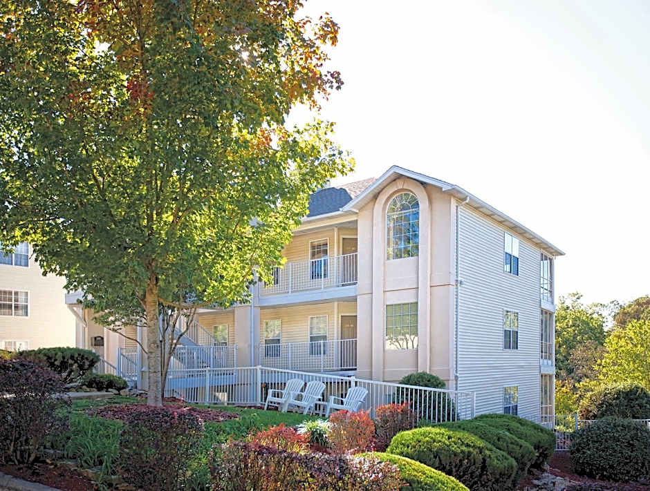 Wyndham Branson at The Falls
