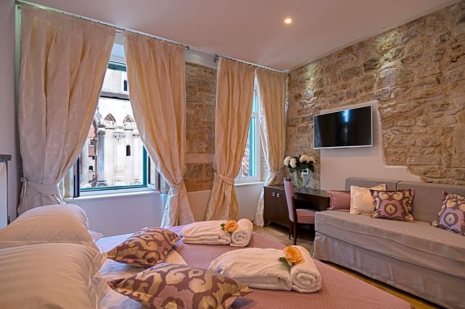 Photo 1 of 13 of Deluxe, City View, Ground Floor