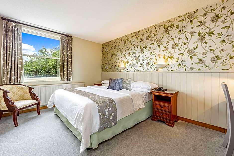 Best Western Limpley Stoke Hotel