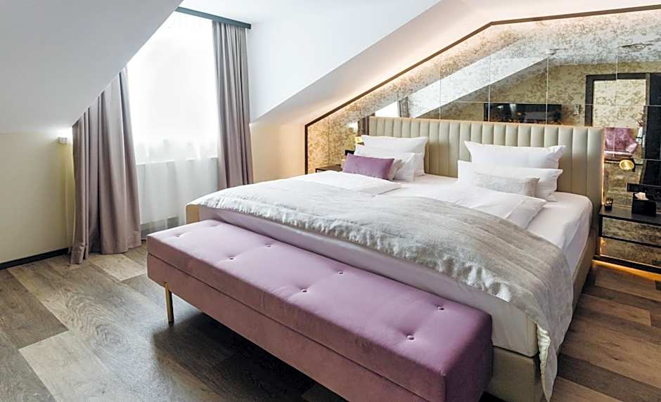 COURT Hotel