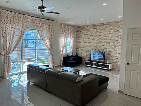 Sitiawan Homestay Entire Semi D house