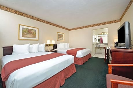 2 Double Beds Non-Smoking