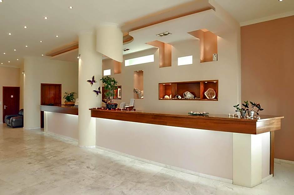 Belussi Beach Hotel & Suites