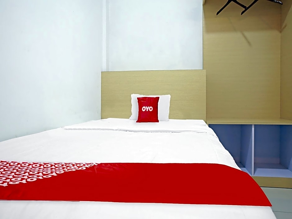OYO 90221 Makarim Guest House Syariah