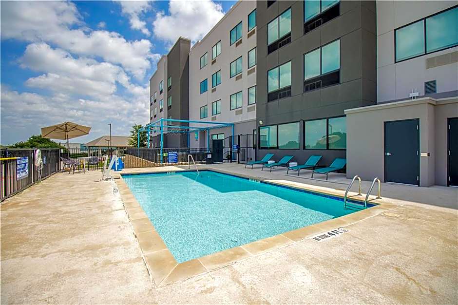 Tru by Hilton McKinney